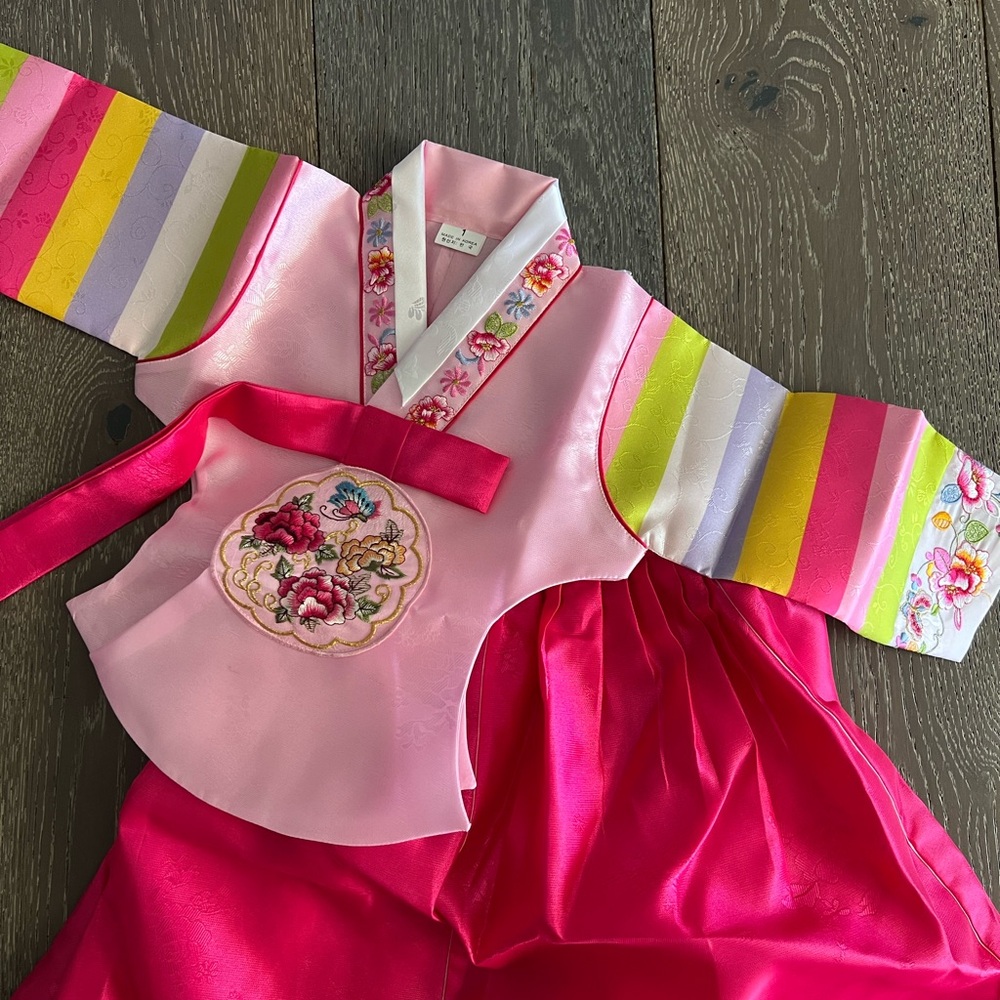 1Y Girls Traditional Hanbok 한복
